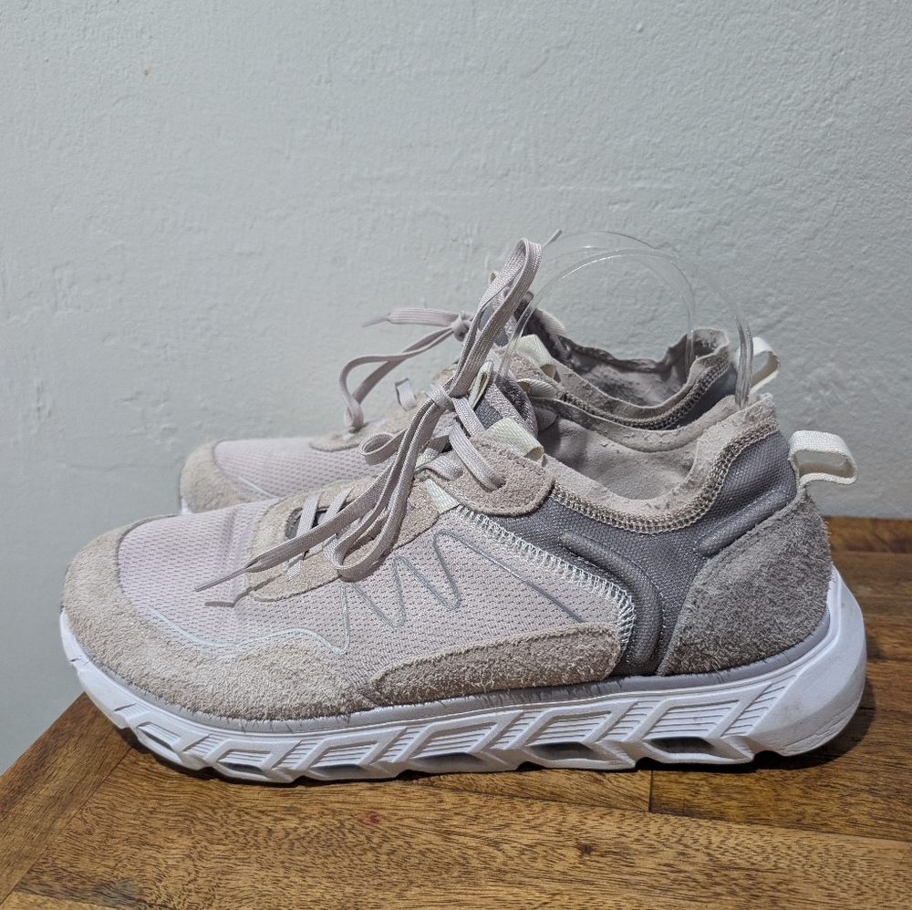 Vionic Nimble Pink Women's size 11 Running/Walking Sneakers‎